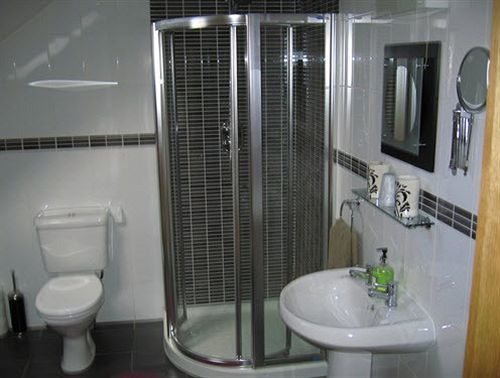 Carnately 4*